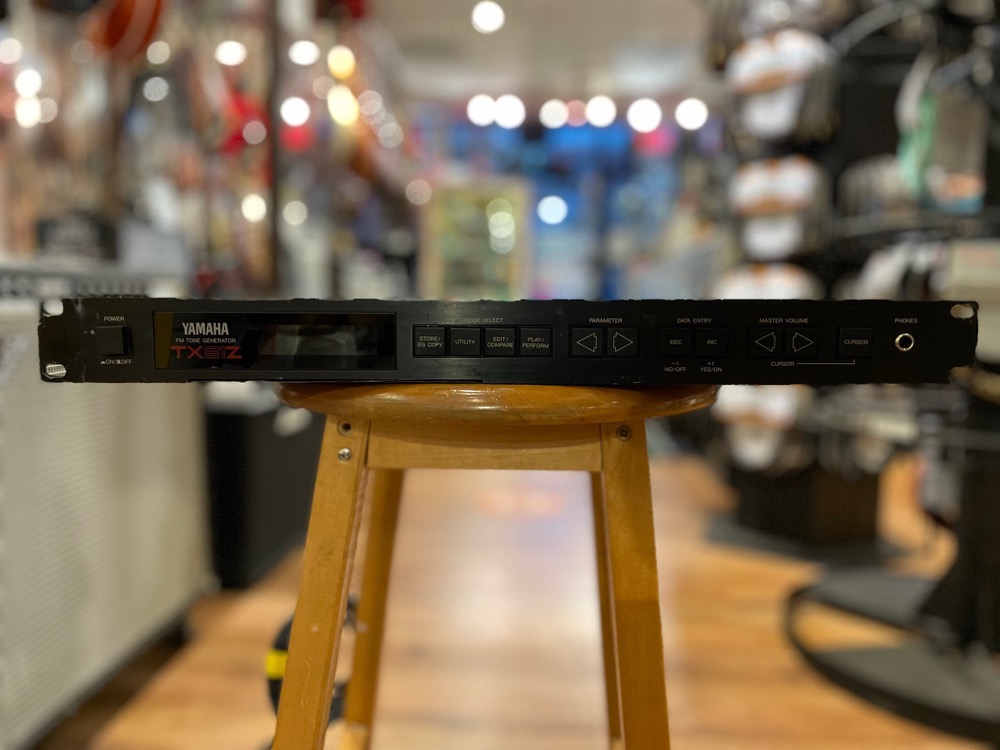 Yamaha TX81Z Tone Generator Module &mdash; view 2