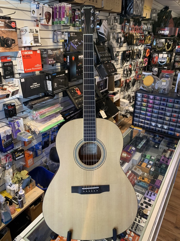 2000 Larrivee L-02 Acoustic w/OHSC