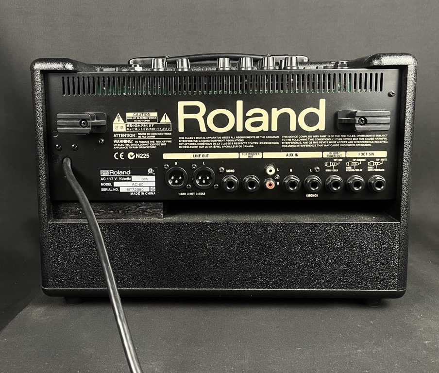 Roland AC-60 Acoustic Amplifier w/bag - CONSIGNMENT &mdash; view 5