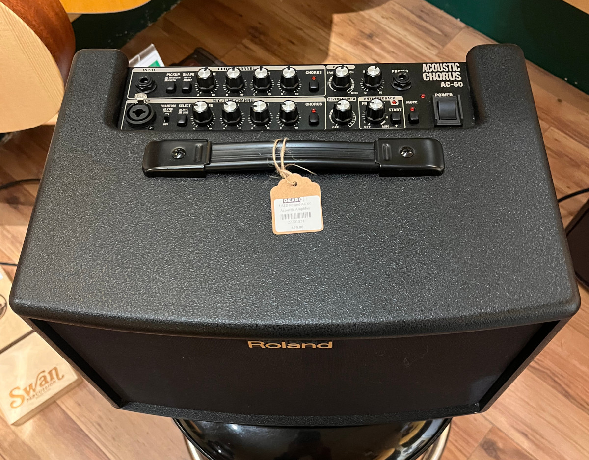 Roland AC-60 Acoustic Amplifier w/bag - CONSIGNMENT &mdash; view 8