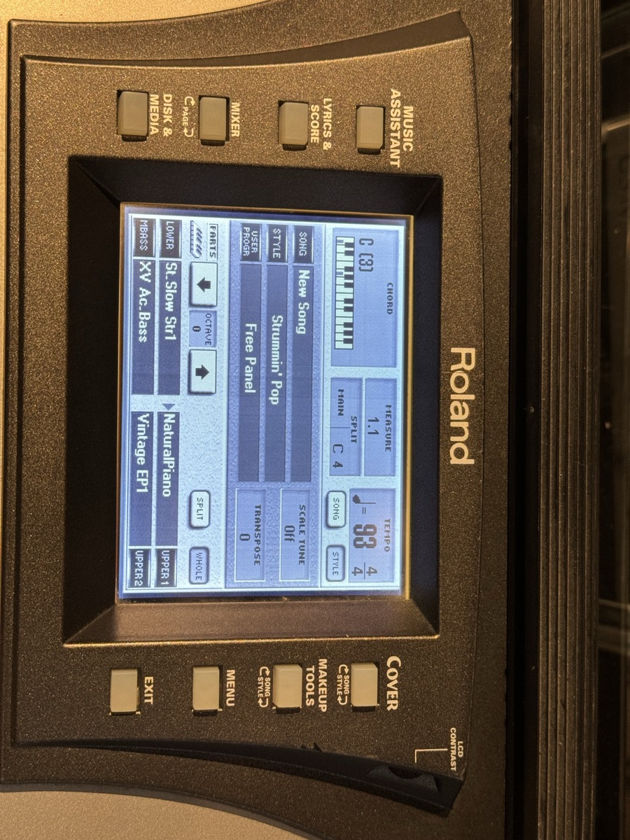 Roland E-60 76 Key Arranger Workstation &mdash; view 2