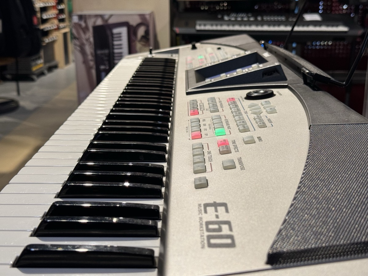 Roland E-60 76 Key Arranger Workstation &mdash; view 5