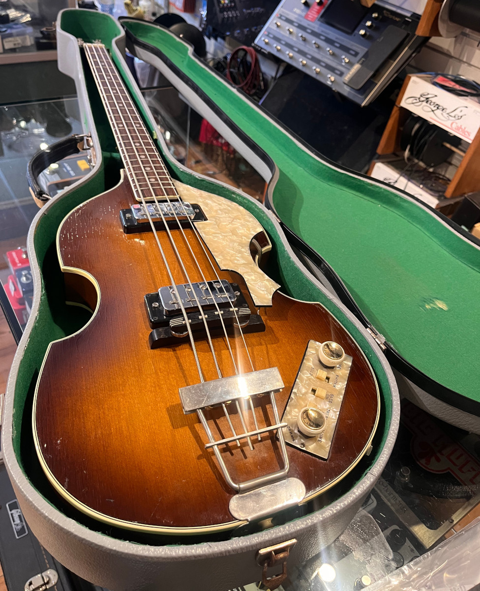 Hofner Violin 500/1 Bass circa 1966 w/Case - CONSIGNMENT &mdash; view 5