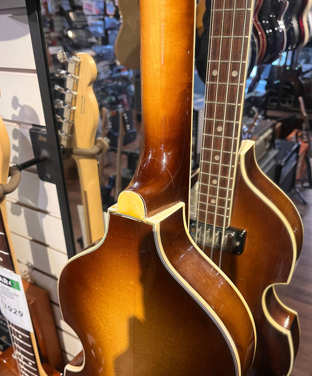 Hofner Violin 500/1 Bass circa 1966 w/Case - CONSIGNMENT &mdash; view 6