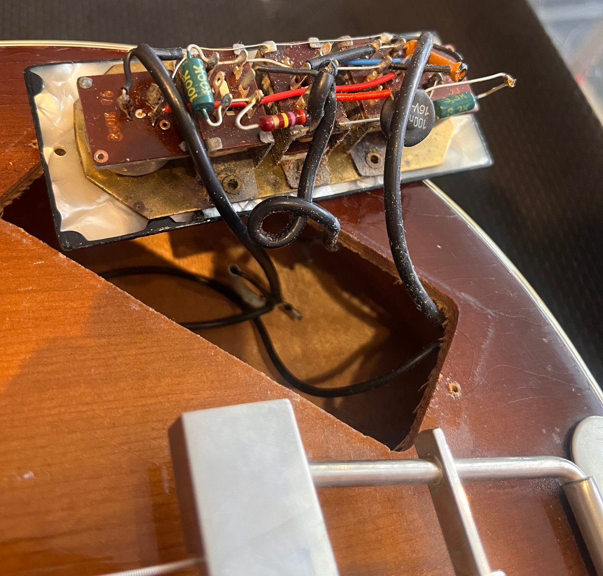 Hofner Violin 500/1 Bass circa 1966 w/Case - CONSIGNMENT &mdash; view 9