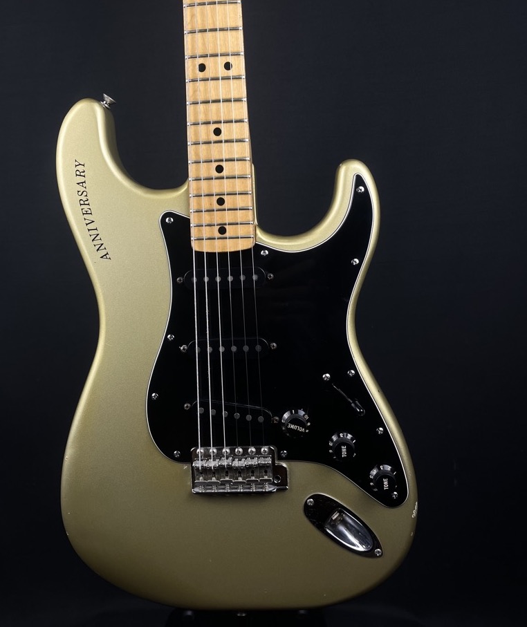 Fender 1979 25th Anniversary Stratocaster Silver w/OHSC &mdash; view 3