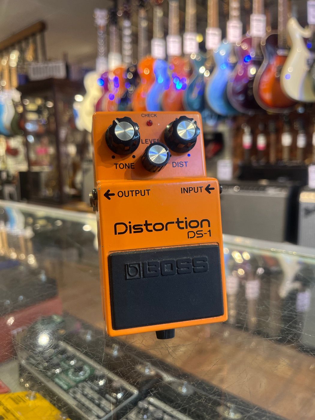 BOSS DS-1 Distortion Pedal circa 1985 MIJ w/box &mdash; view 2