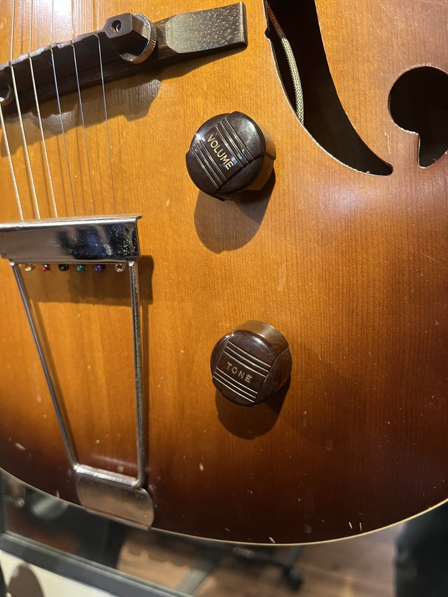 Harmony Montgomery Wards H51 8384 Archtop Guitar P13 Pickup w/Case &mdash; view 4