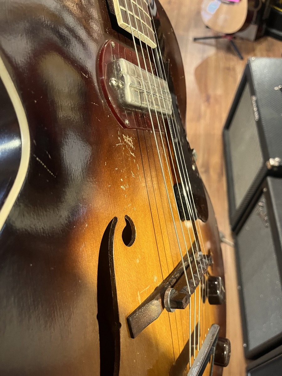 Harmony Montgomery Wards H51 8384 Archtop Guitar P13 Pickup w/Case &mdash; view 9