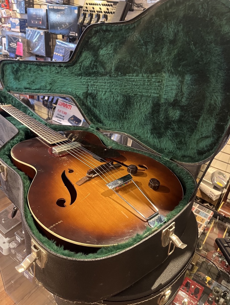 Harmony Montgomery Wards H51 8384 Archtop Guitar P13 Pickup w/Case &mdash; view 10