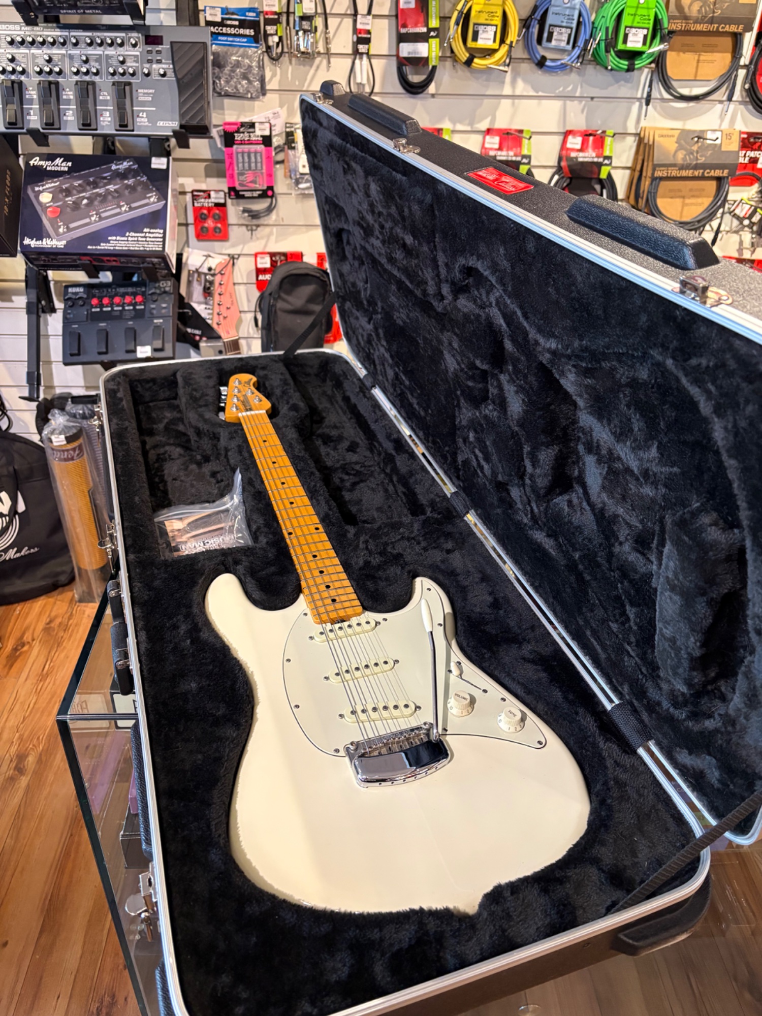 Ernie Ball Music Man 2016 Cutlass Ivory w/OHSC &mdash; view 11