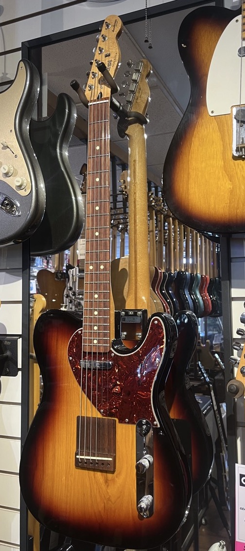 Fender 2011 Acoustasonic Telecaster 3 Tone Burst - CONSIGNMENT