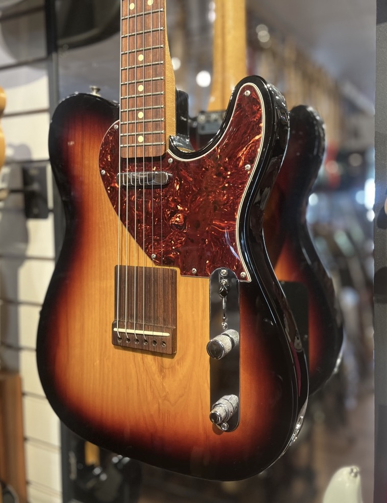 Fender 2011 Acoustasonic Telecaster 3 Tone Burst - CONSIGNMENT &mdash; view 2