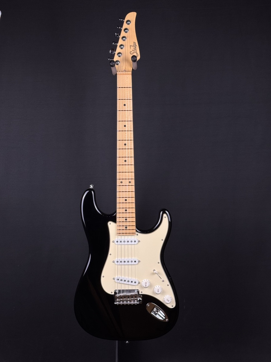 Suhr Classic Pro SSS Strat Style w/Bag - CONSIGNMENT