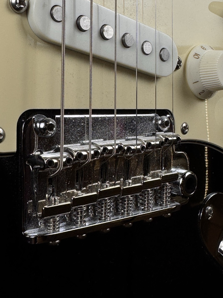 Suhr Classic Pro SSS Strat Style w/Bag - CONSIGNMENT &mdash; view 7