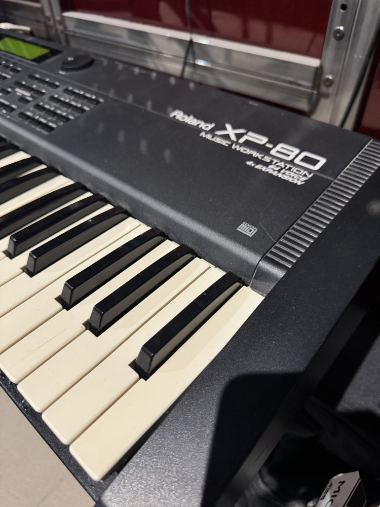 Roland XP-80 76 Key Synth, Bag, Fully Serviced, New Battery - CONSIGNMENT &mdash; view 3