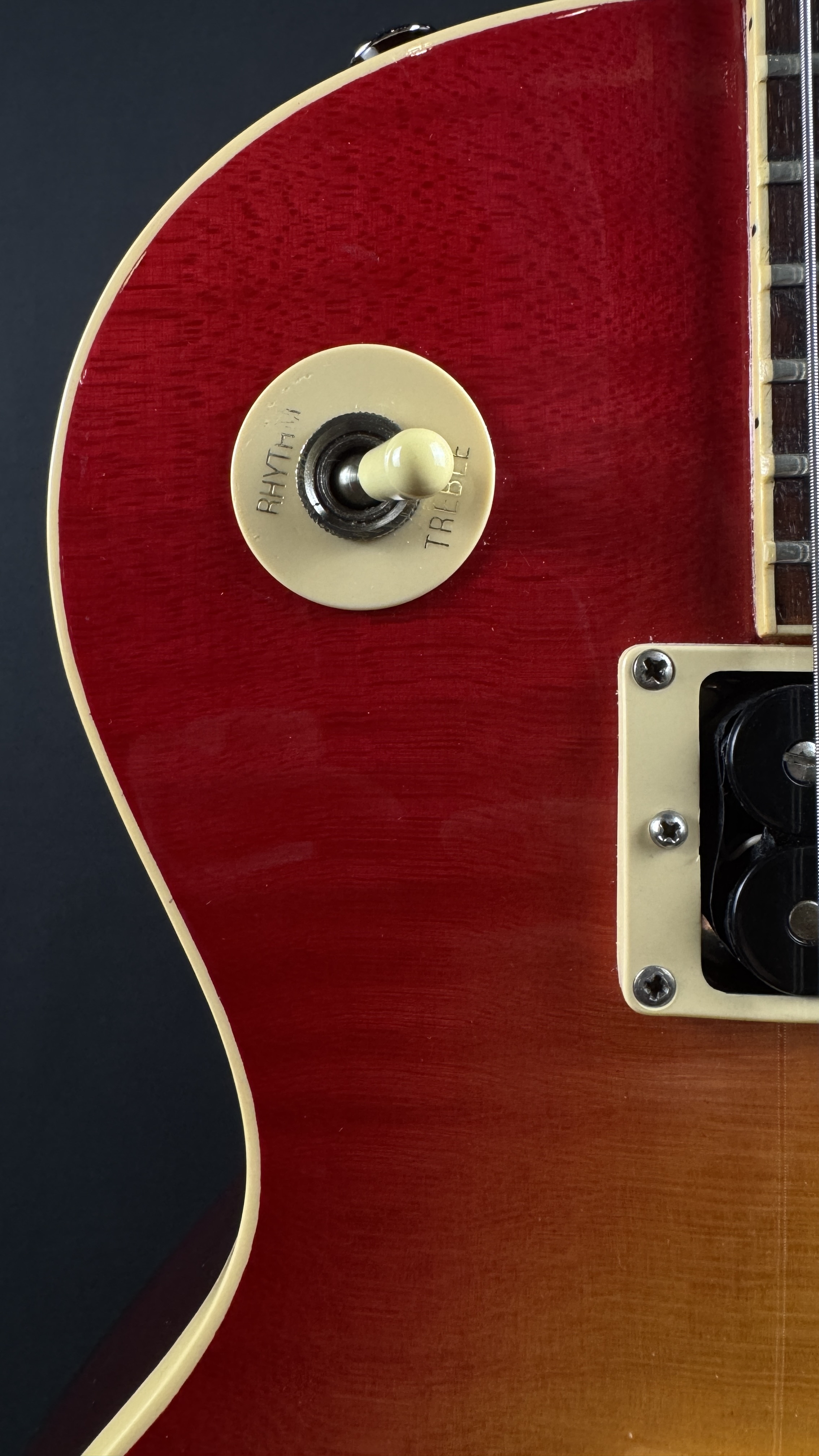 Gibson 1981 Les Paul Standard Cherry Burst w/OHSC - CONSIGNMENT &mdash; view 2