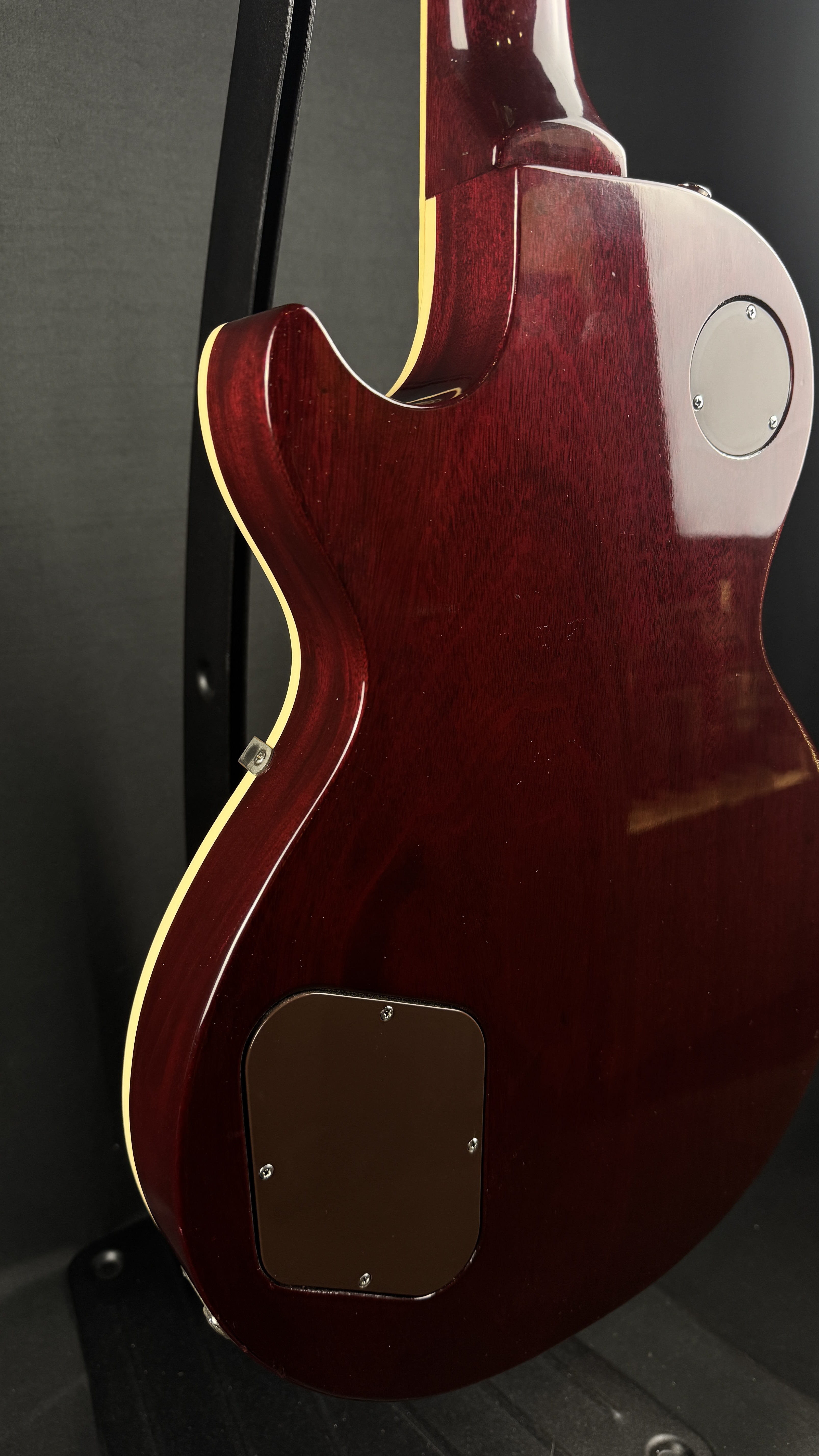 Gibson 1981 Les Paul Standard Cherry Burst w/OHSC - CONSIGNMENT &mdash; view 5