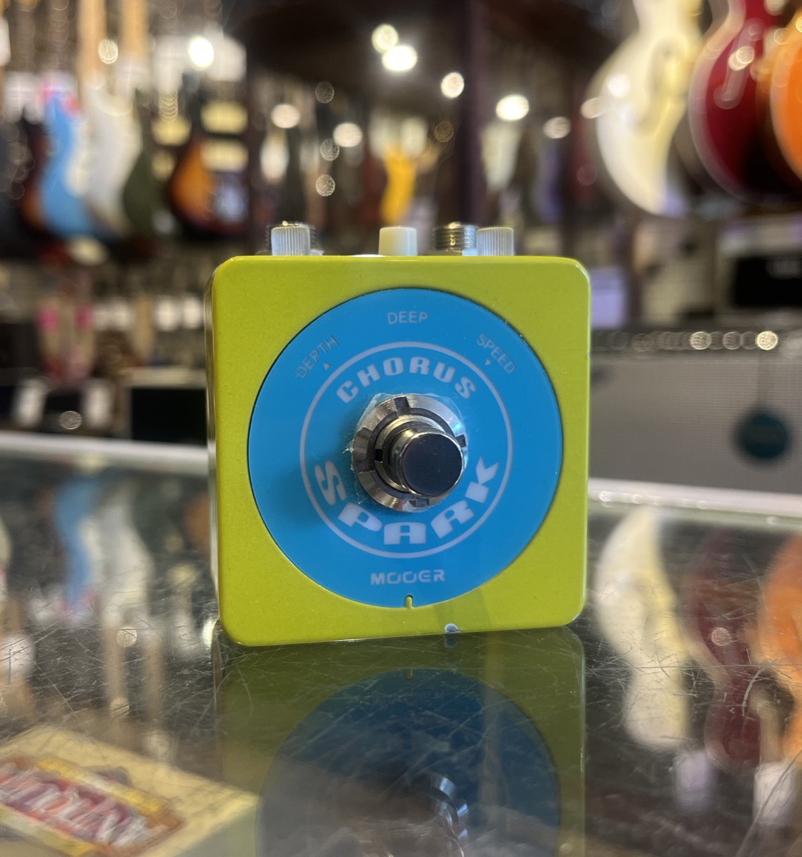 Mooer Spark Chorus Pedal w/Box
