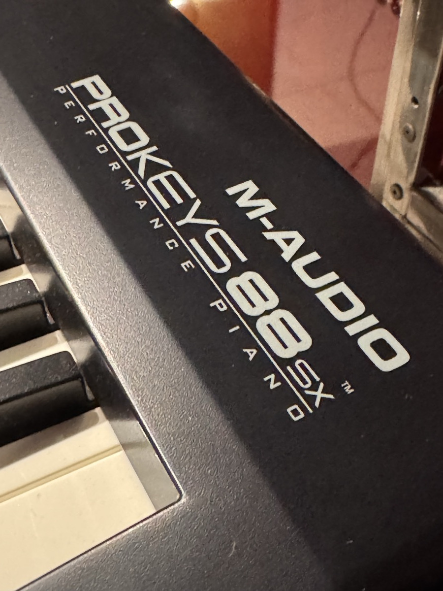M-Audio Pro Keys 88 SX Keyboard Contoller w/Sounds &mdash; view 5