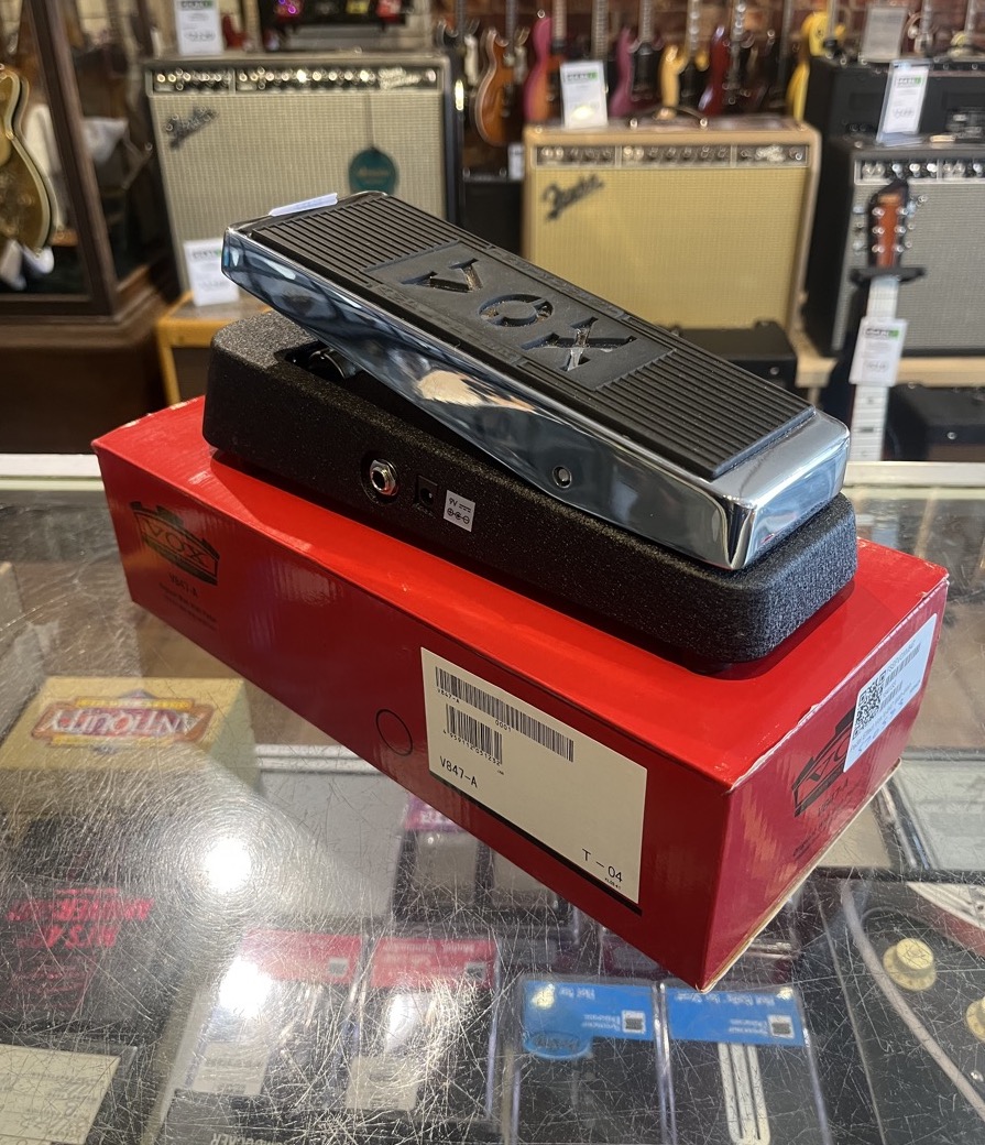 Vox V847-A Wah Pedal with Bag & Box - CONSIGNMENT &mdash; view 6