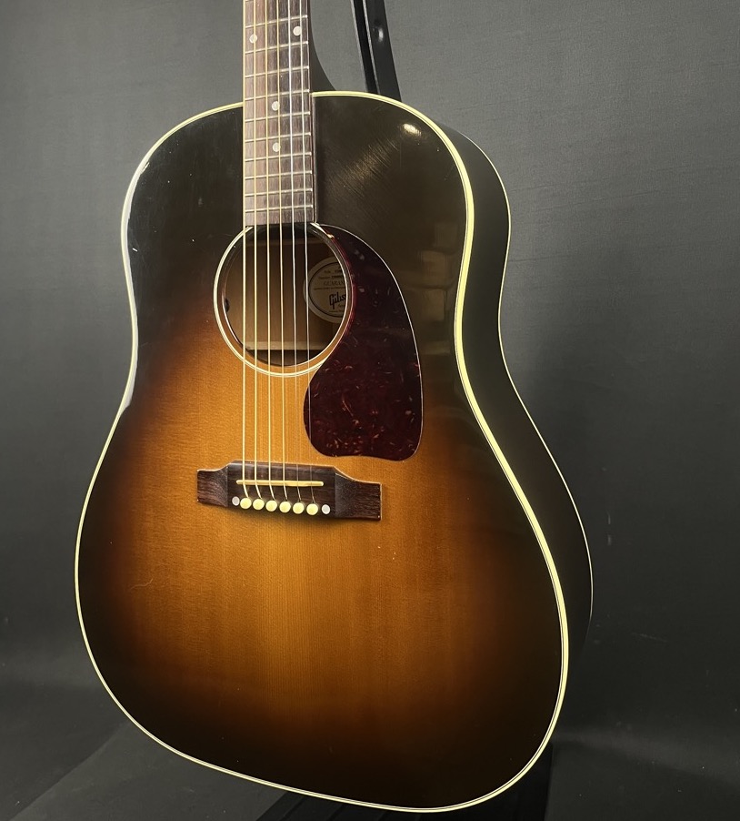 Gibson J-45 Standard, 2010, Vintage Sunburst - CONSIGNMENT &mdash; view 3