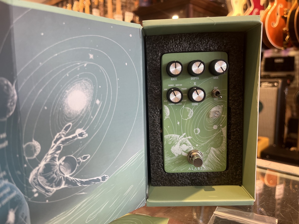 Alabs Novadrift Modulation Pedal w/box &mdash; view 2