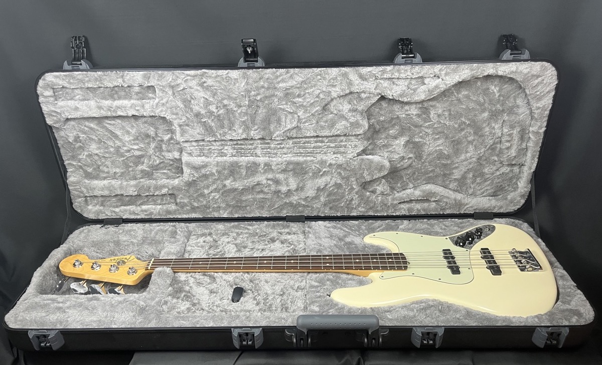 Fender 2017 American Professional Jazz Bass w/Case - CONSIGNMENT &mdash; view 10