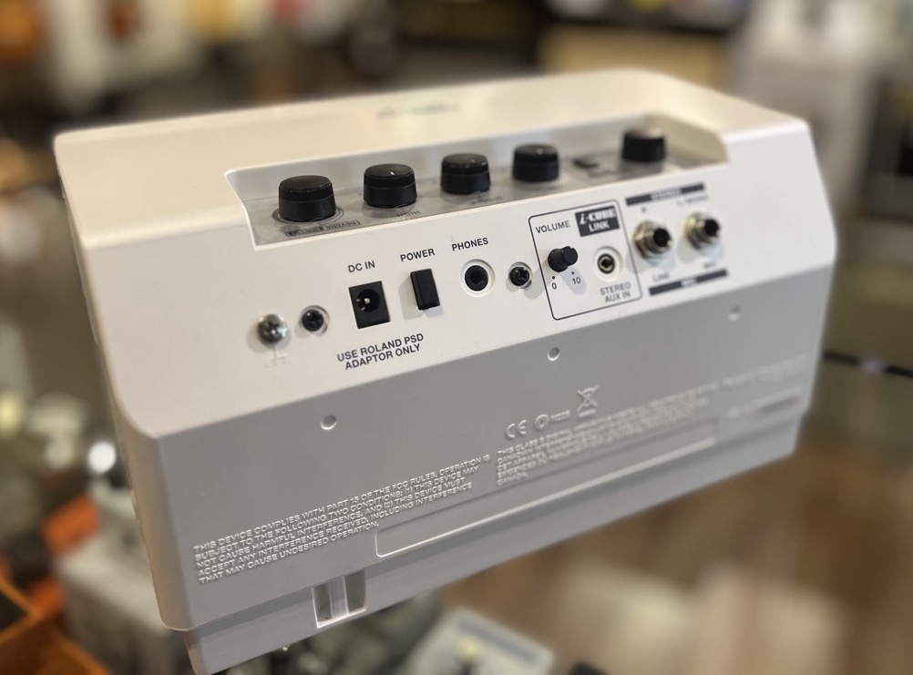 Roland CUBE Lite Monitor, Adaptor, iLink, Manual - White &mdash; view 2