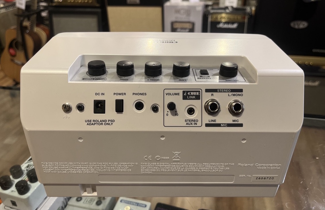 Roland CUBE Lite Monitor, Adaptor, iLink, Manual - White &mdash; view 4