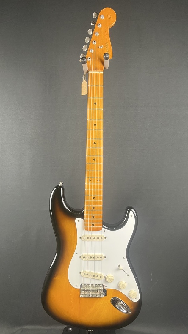 Fender Classic Series 50's Stratocaster 2 Tone Sunburst MIM w/Gigbag