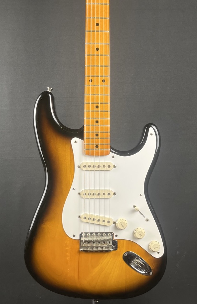 Fender Classic Series 50's Stratocaster 2 Tone Sunburst MIM w/Gigbag &mdash; view 2