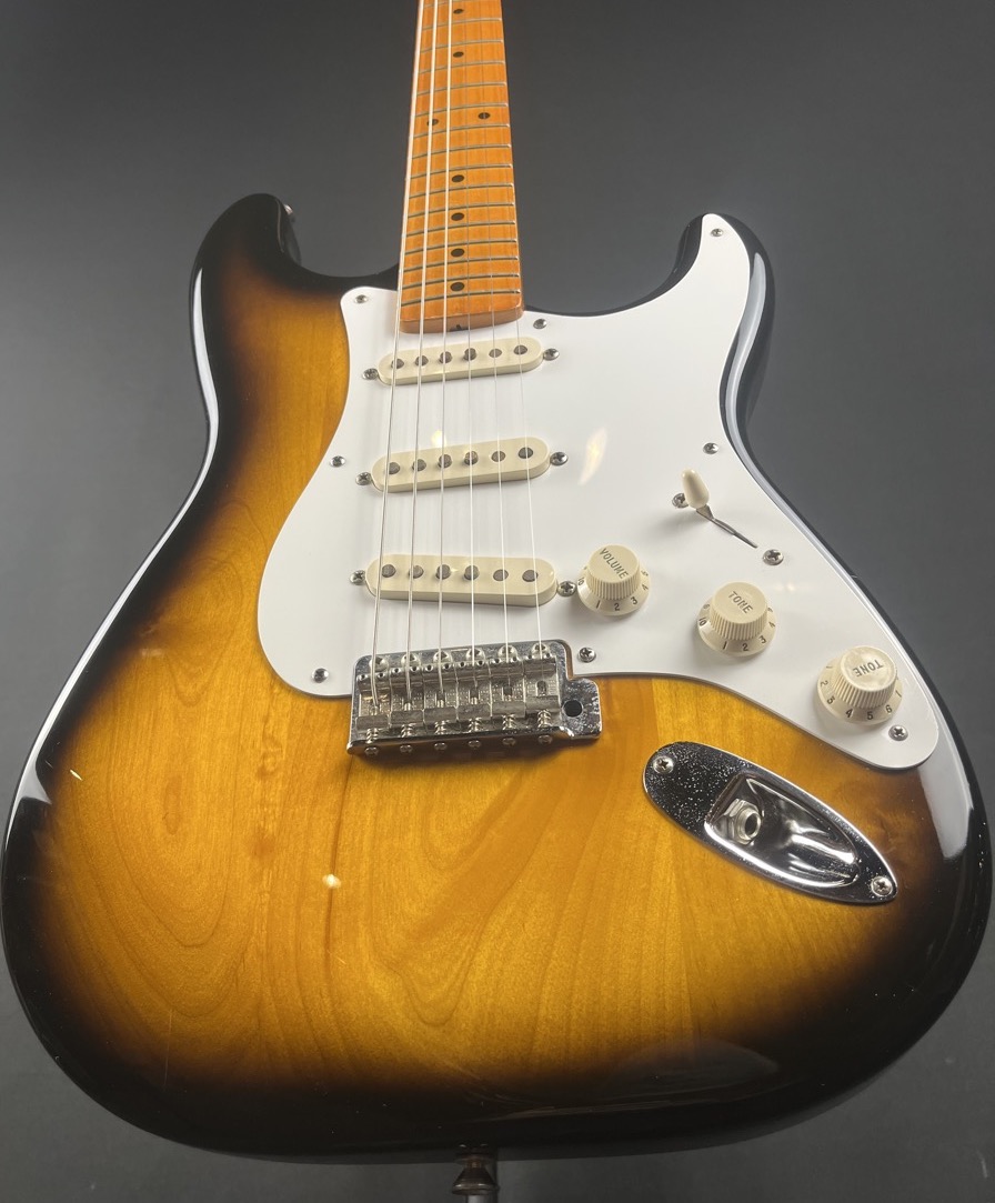 Fender Classic Series 50's Stratocaster 2 Tone Sunburst MIM w/Gigbag &mdash; view 3