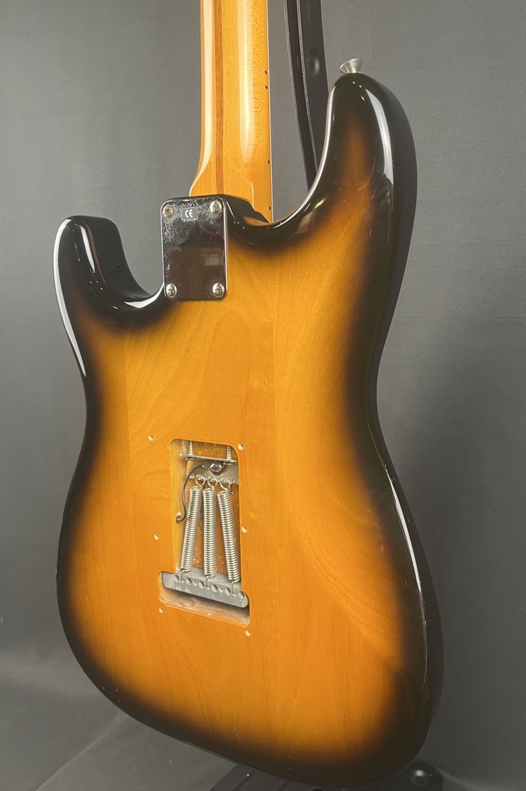 Fender Classic Series 50's Stratocaster 2 Tone Sunburst MIM w/Gigbag &mdash; view 6