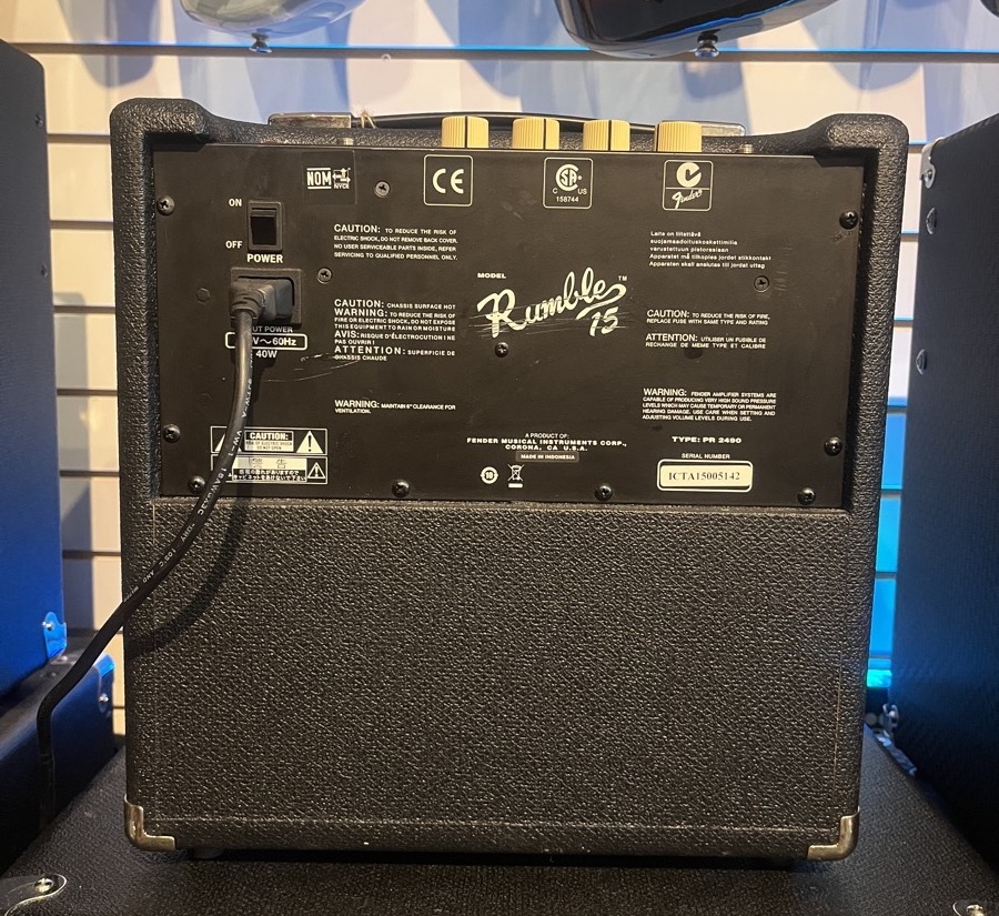 Fender Rumble 15 Bass Amp - CONSIGNMENT &mdash; view 3