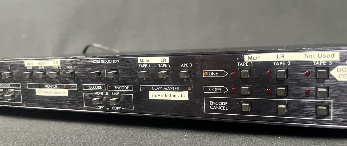 DBX 009 Audio Router Rack Unit - CONSIGNMENT &mdash; view 3