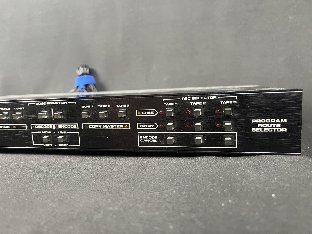 DBX 400X Audio Router Rack Unit - CONSIGNMENT &mdash; view 4