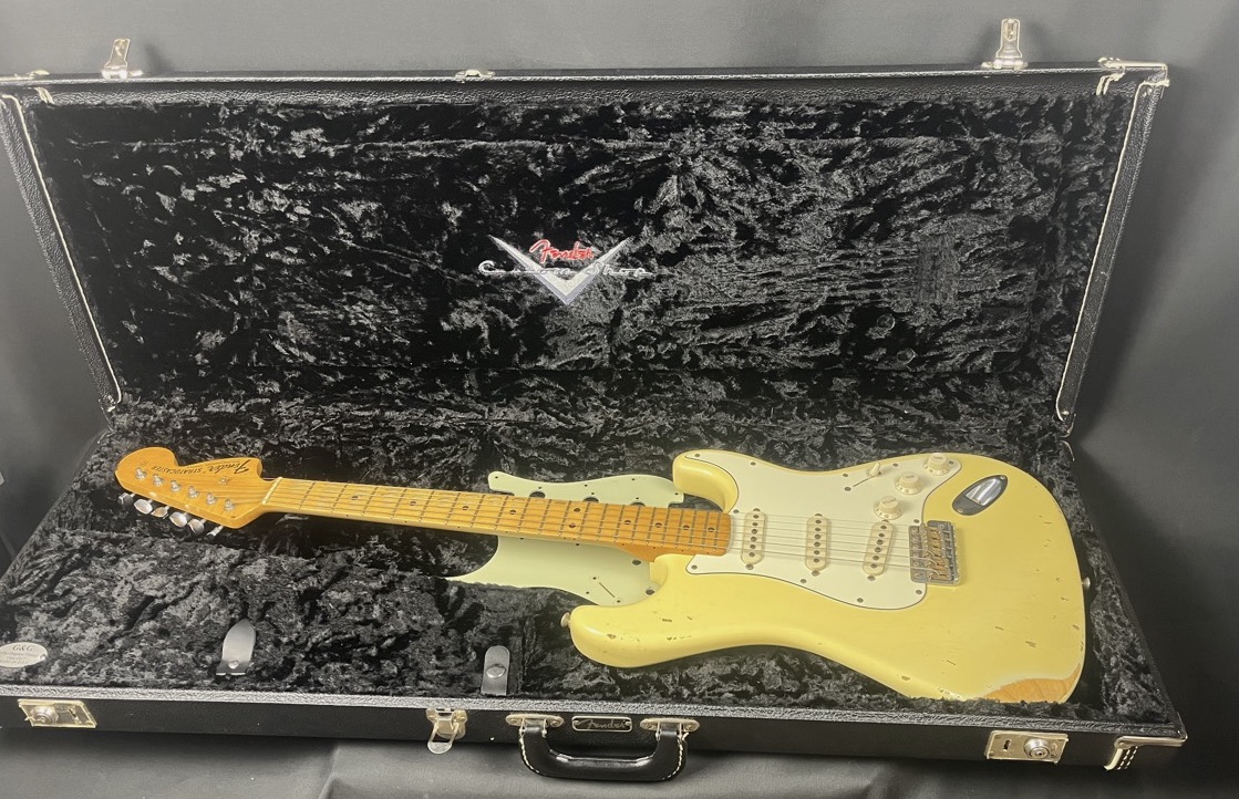 Fender 2006 Custom Shop Heavy Relic Olympic White w/OHSC &mdash; view 12
