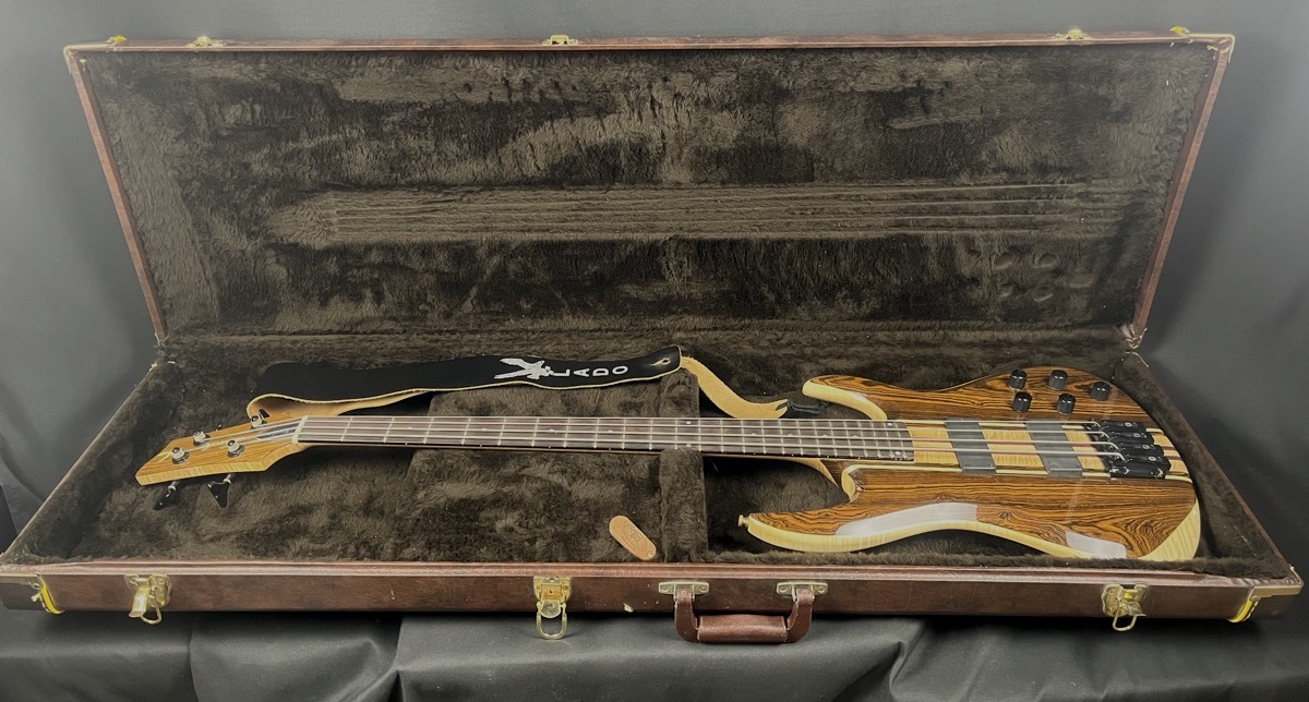 Lado Studio Bass 4 String Bass w/case - CONSIGNMENT &mdash; view 12