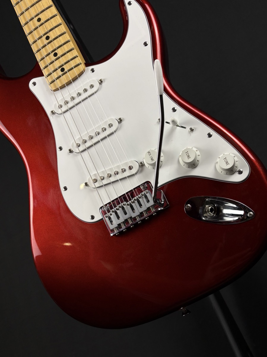 Fender Standard Strat, Candy Apple Red &mdash; view 3