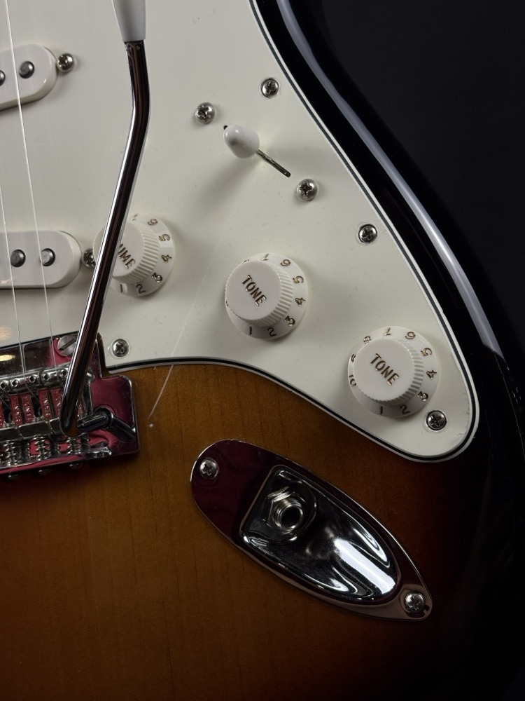 Fender 2024 Player Strat In Sunburst &mdash; view 7
