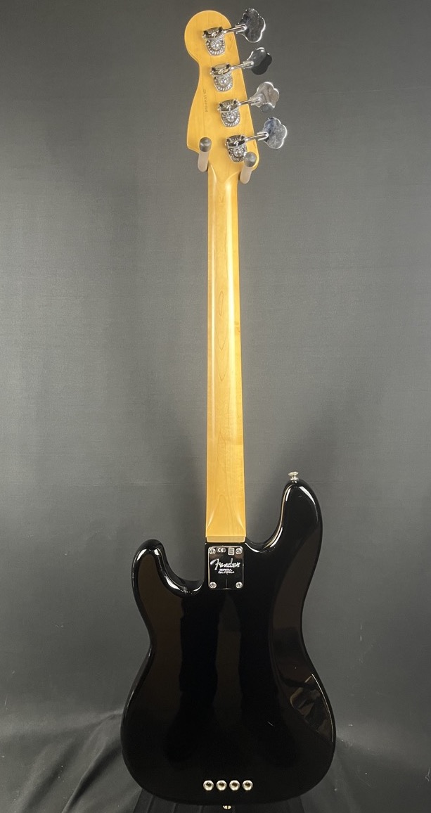 Fender 2016 American Standard P-Bass Black w/case - CONSIGNMENT &mdash; view 7
