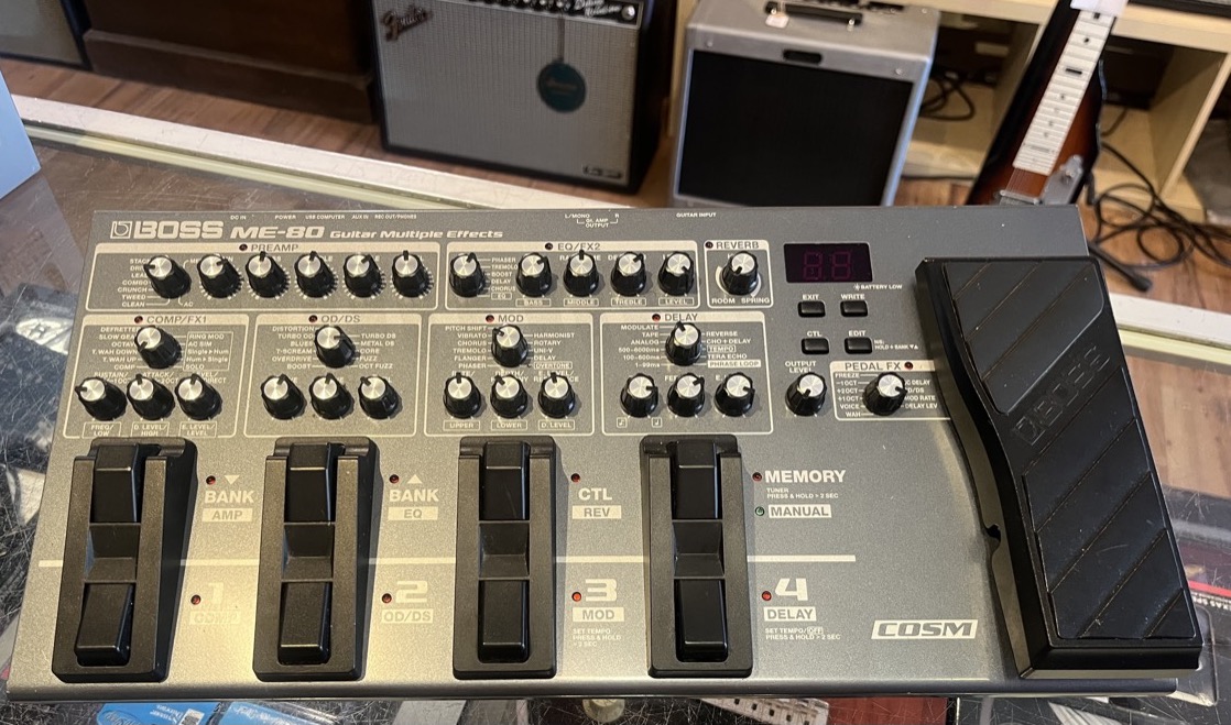 BOSS ME-80 Multi Effects Pedal w/Box &mdash; view 2