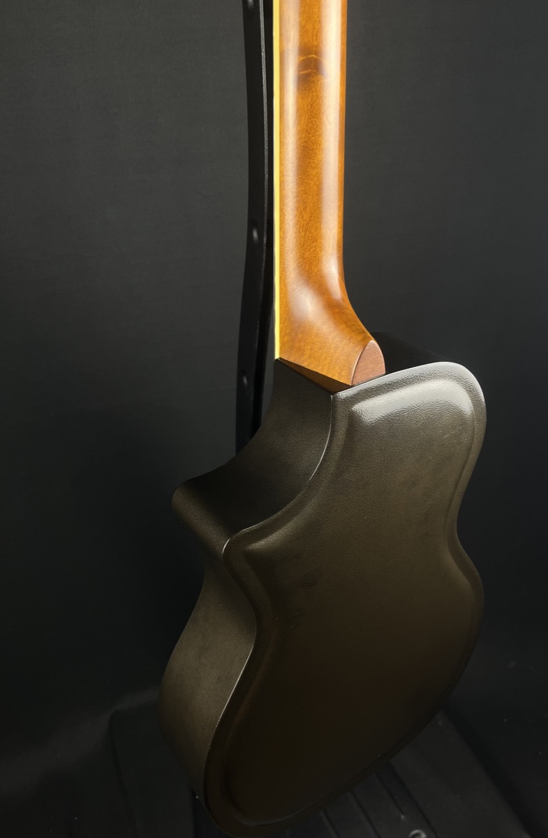 Republic Short Scale 12 fret Resophonic Metal Body w/Bag &mdash; view 8