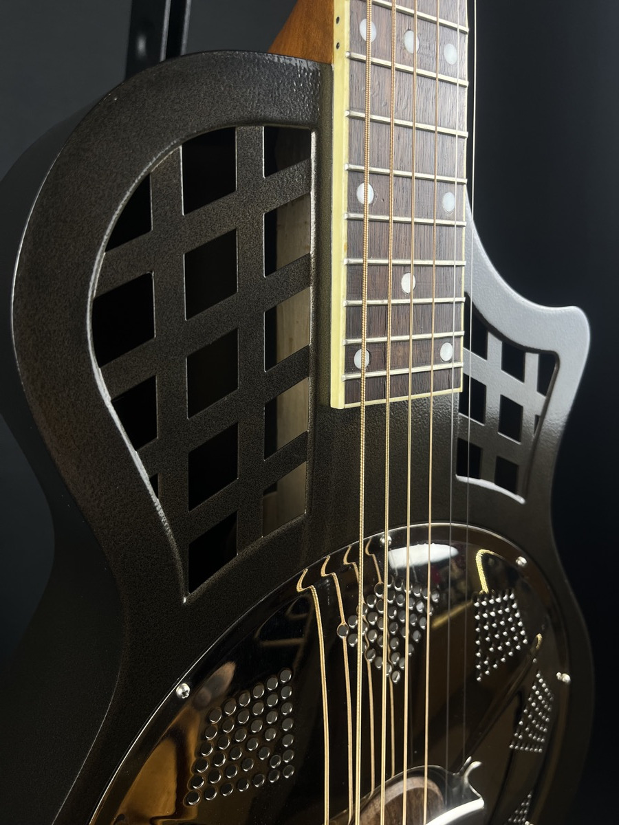 Republic Short Scale 12 fret Resophonic Metal Body w/Bag &mdash; view 3