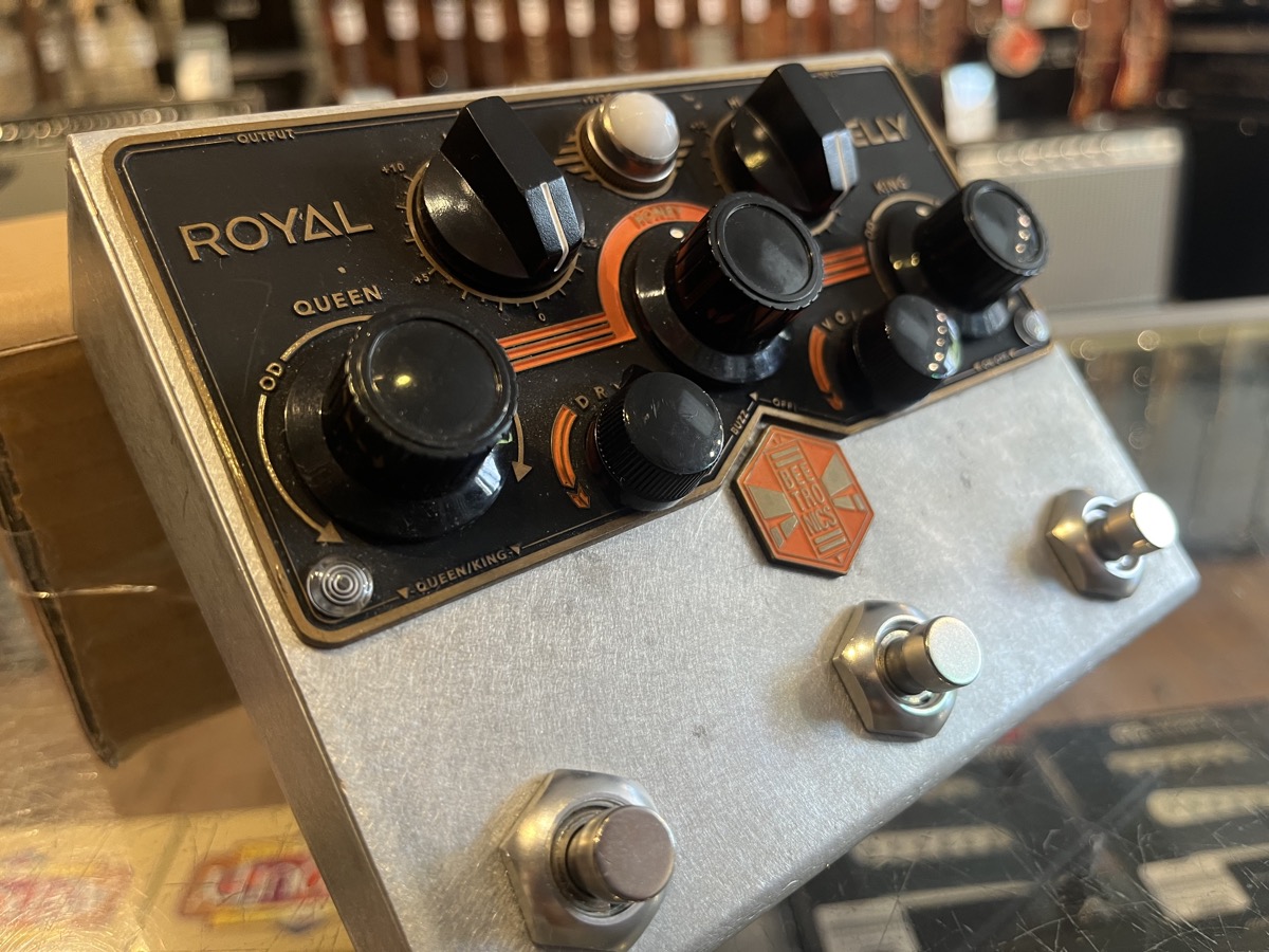 Beetronics Royal Jelly Overdrive Fuzz Pedal w/Box &mdash; view 2