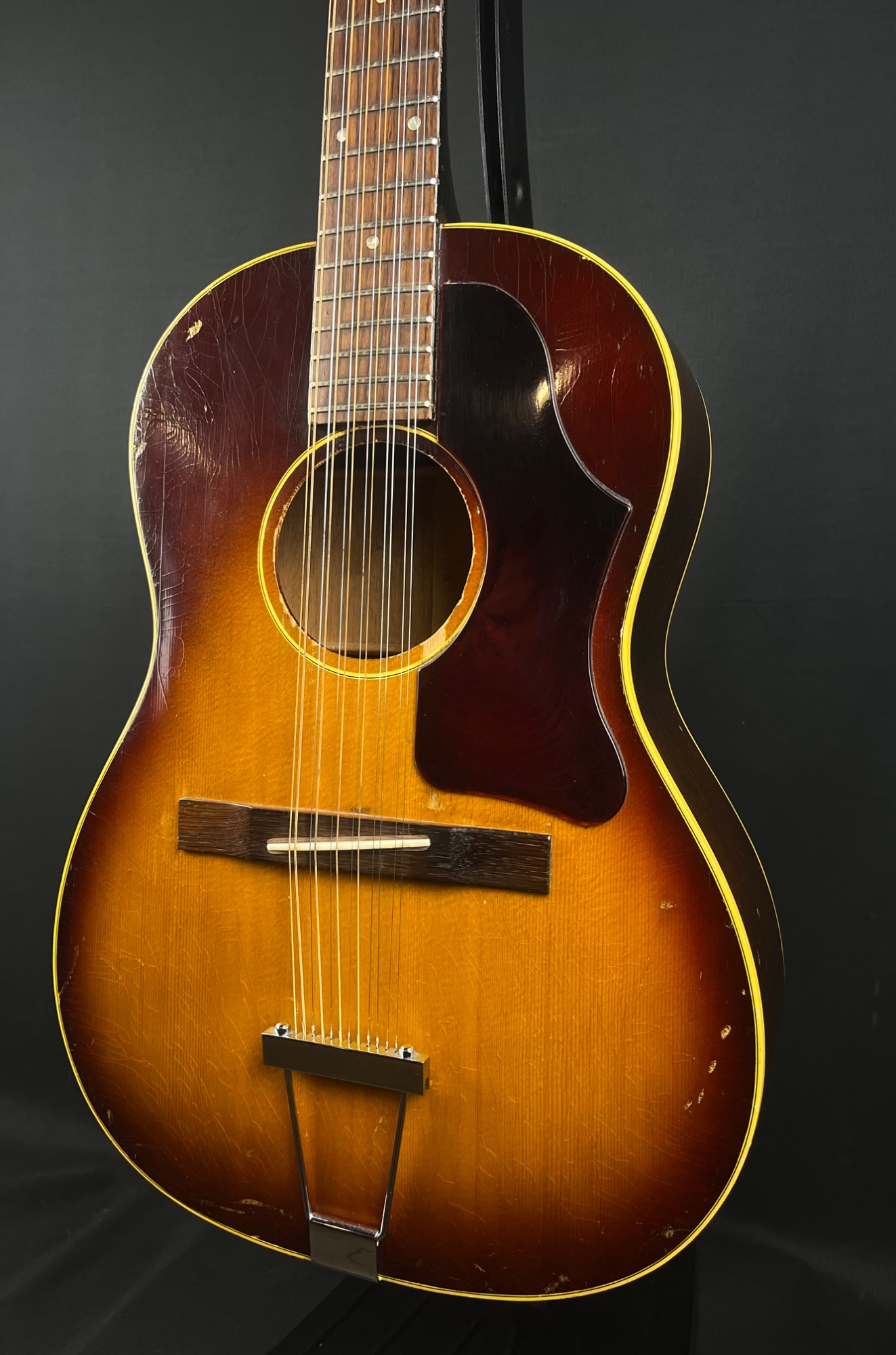 Gibson 1960s B25-12 Acoustic, Hardshell Case &mdash; view 3