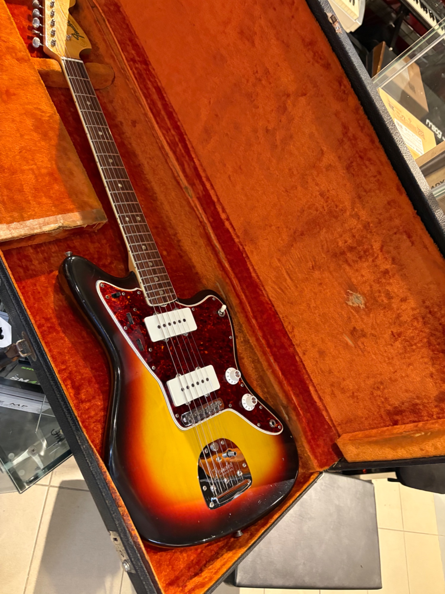 1966 Fender Jazzmaster, 3 Tone Sunburst, OHSC - CONSIGNMENT &mdash; view 15