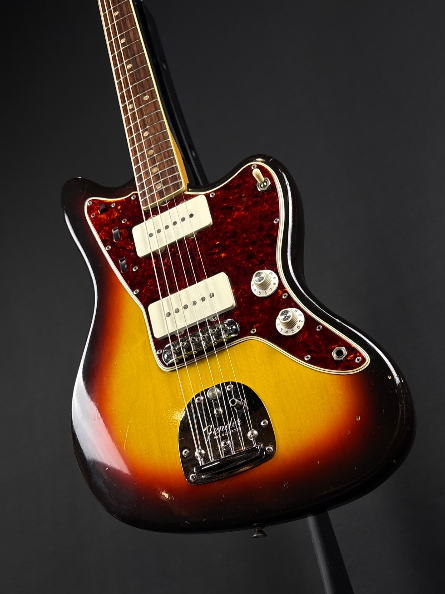 1966 Fender Jazzmaster, 3 Tone Sunburst, OHSC - CONSIGNMENT &mdash; view 9