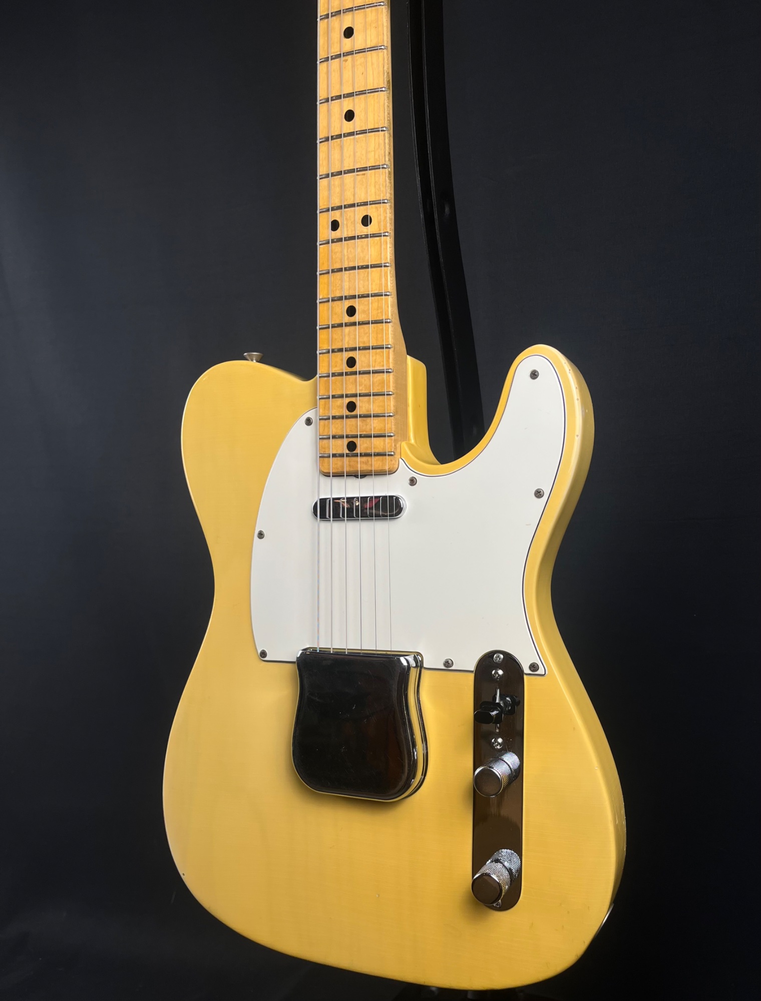 1971 Fender Telecaster, Blonde, OHSC - CONSIGNMENT &mdash; view 3